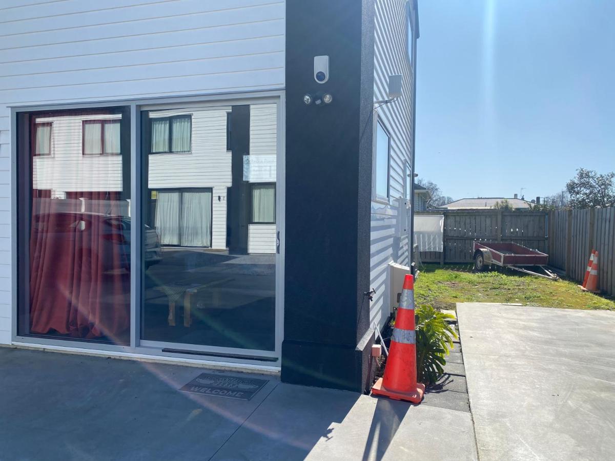 Delbrook Point Cozy-Studio Hamilton Exterior photo